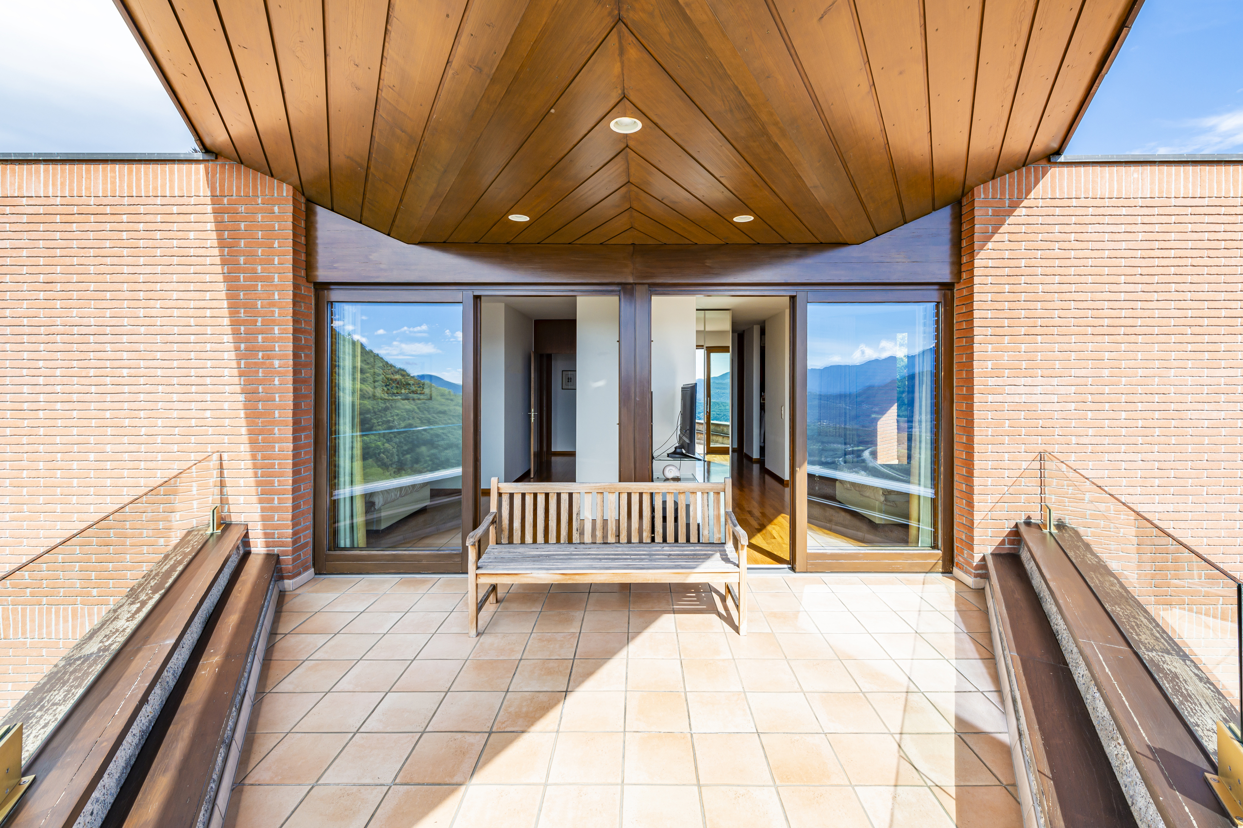 Terrasse mit Bergblick