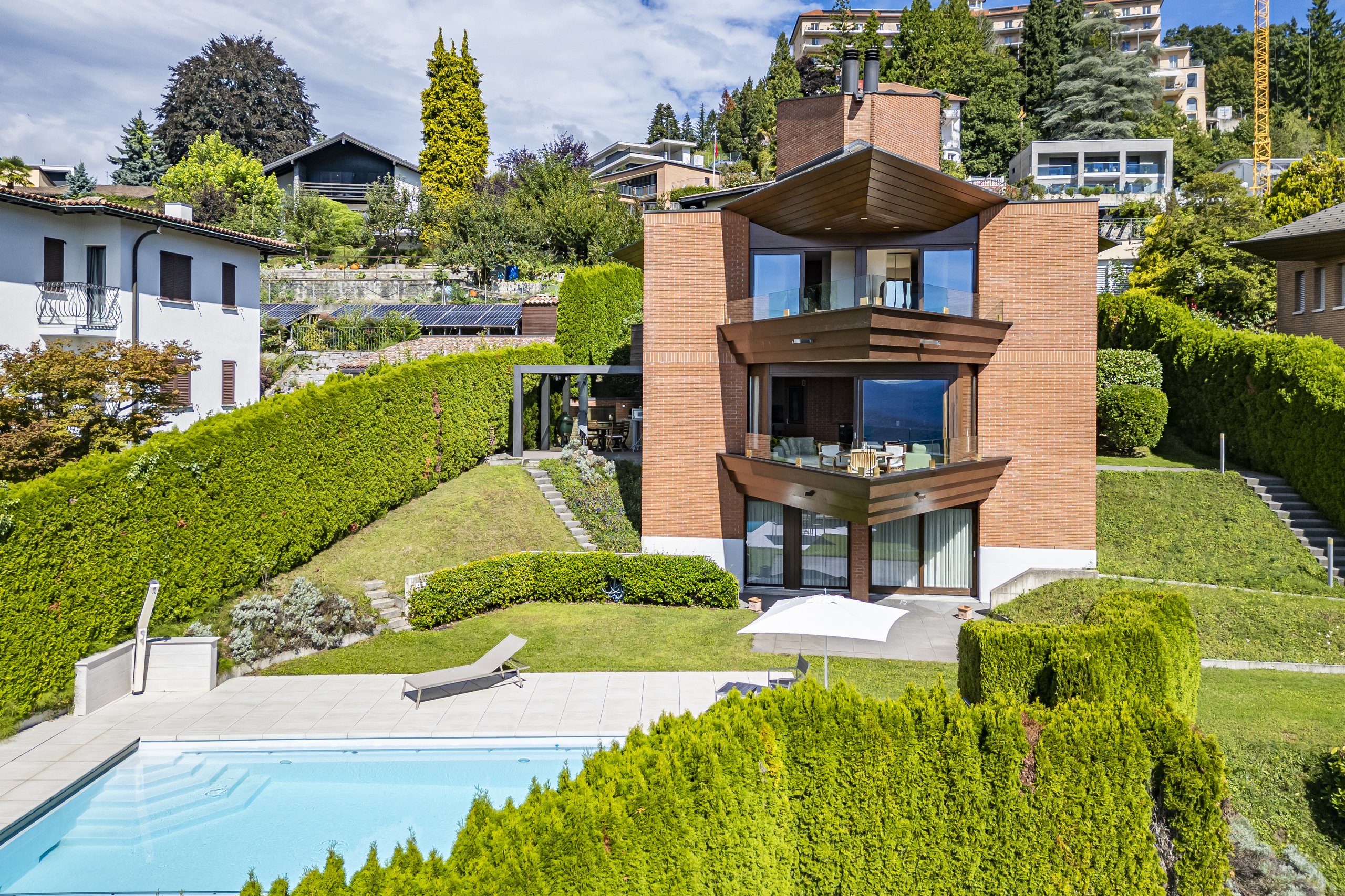 Luxuriöse Villa mit Pool und Garten