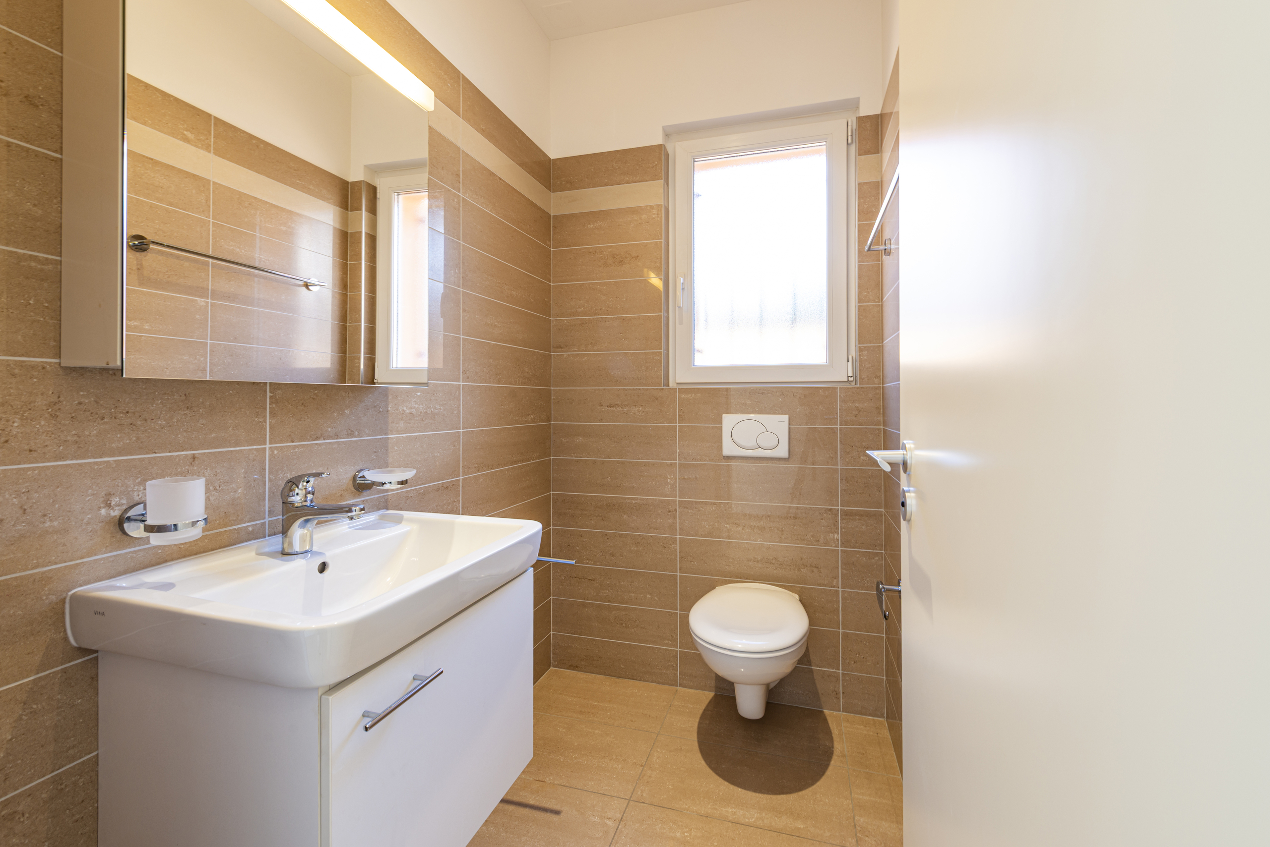 Kleines Gäste-WC mit Fenster