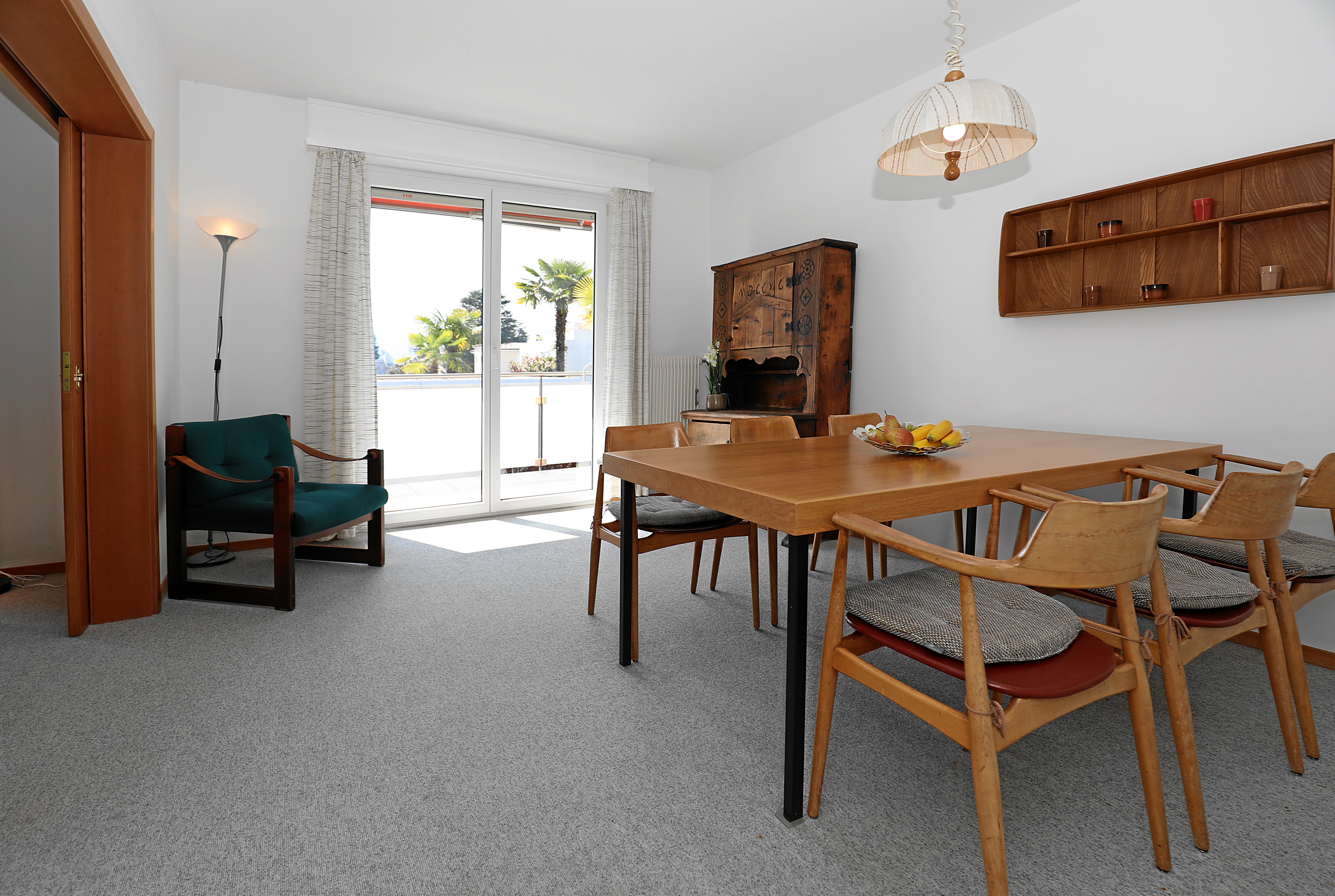 Esszimmer mit Balkonzugang