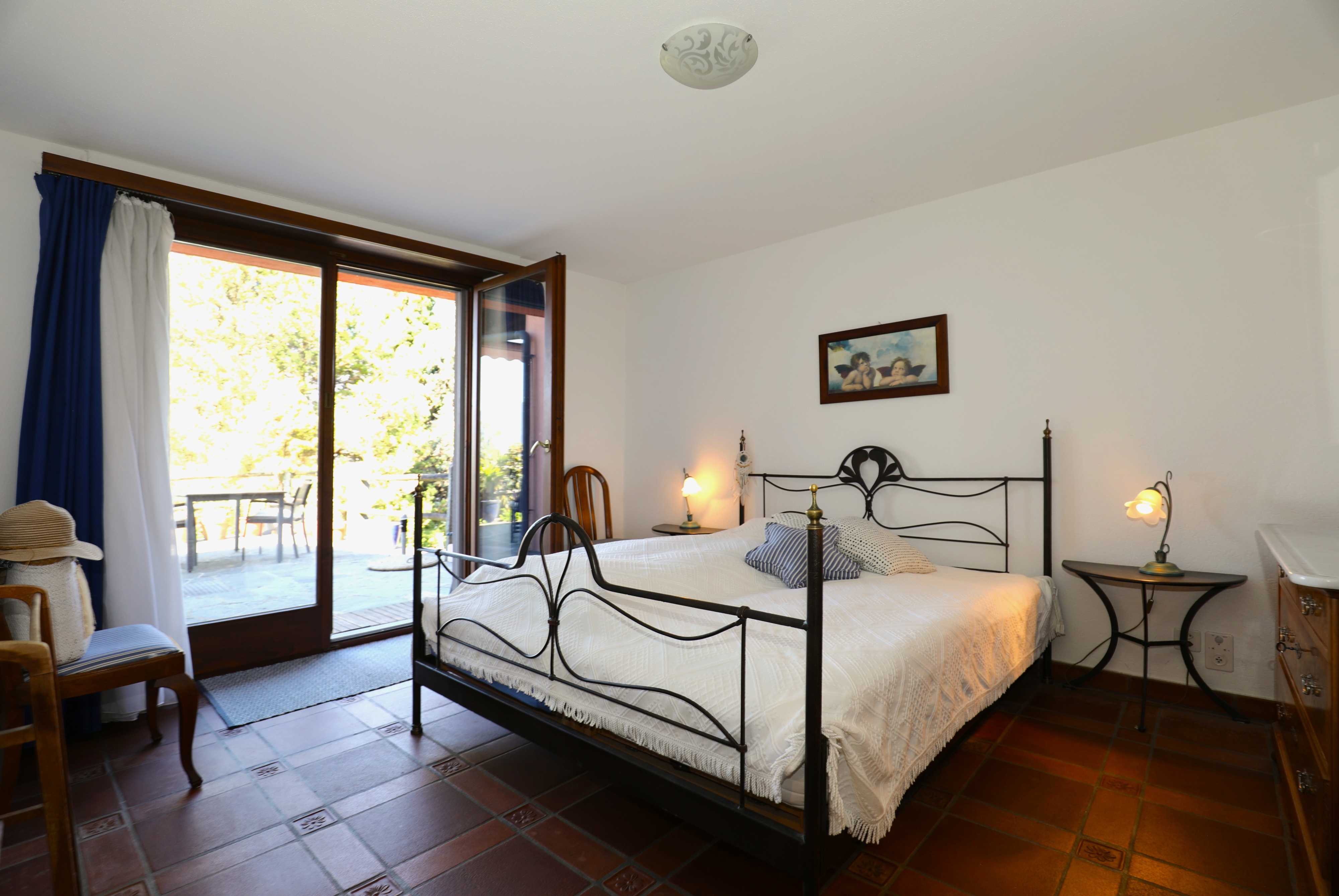 Schlafzimmer mit Terrassenzugang