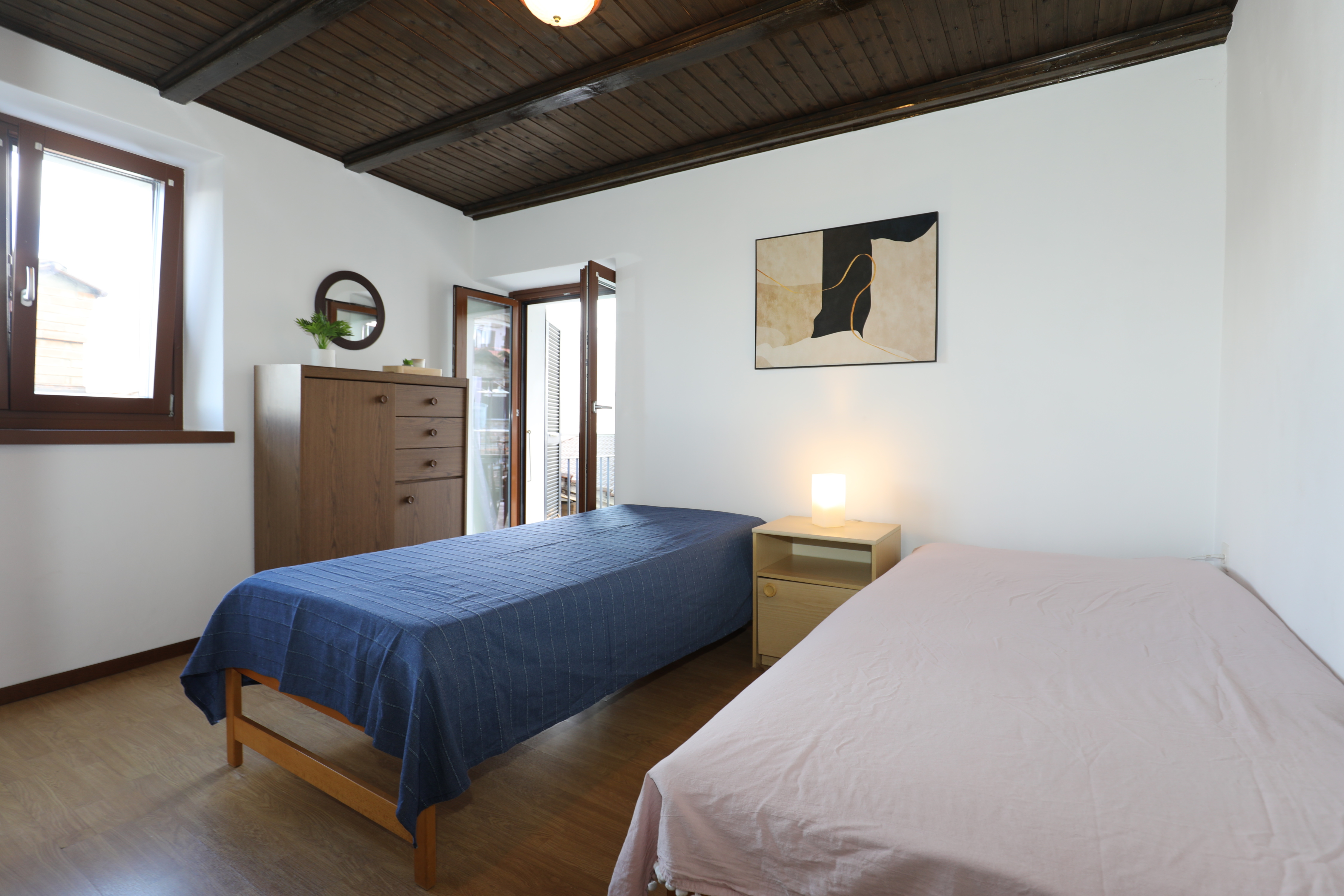 Schlafzimmer mit zwei Betten