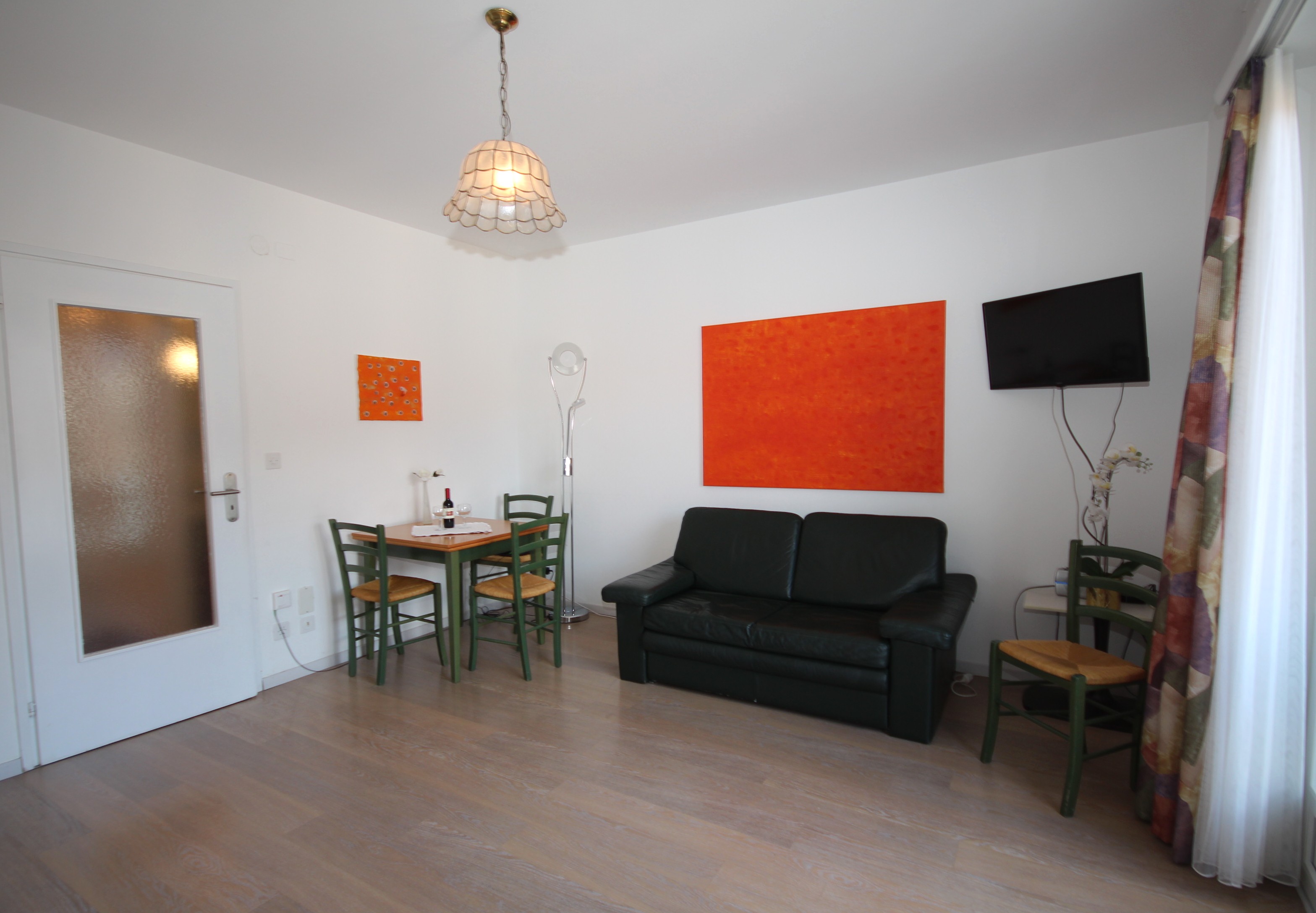 Wohnzimmer mit Essbereich