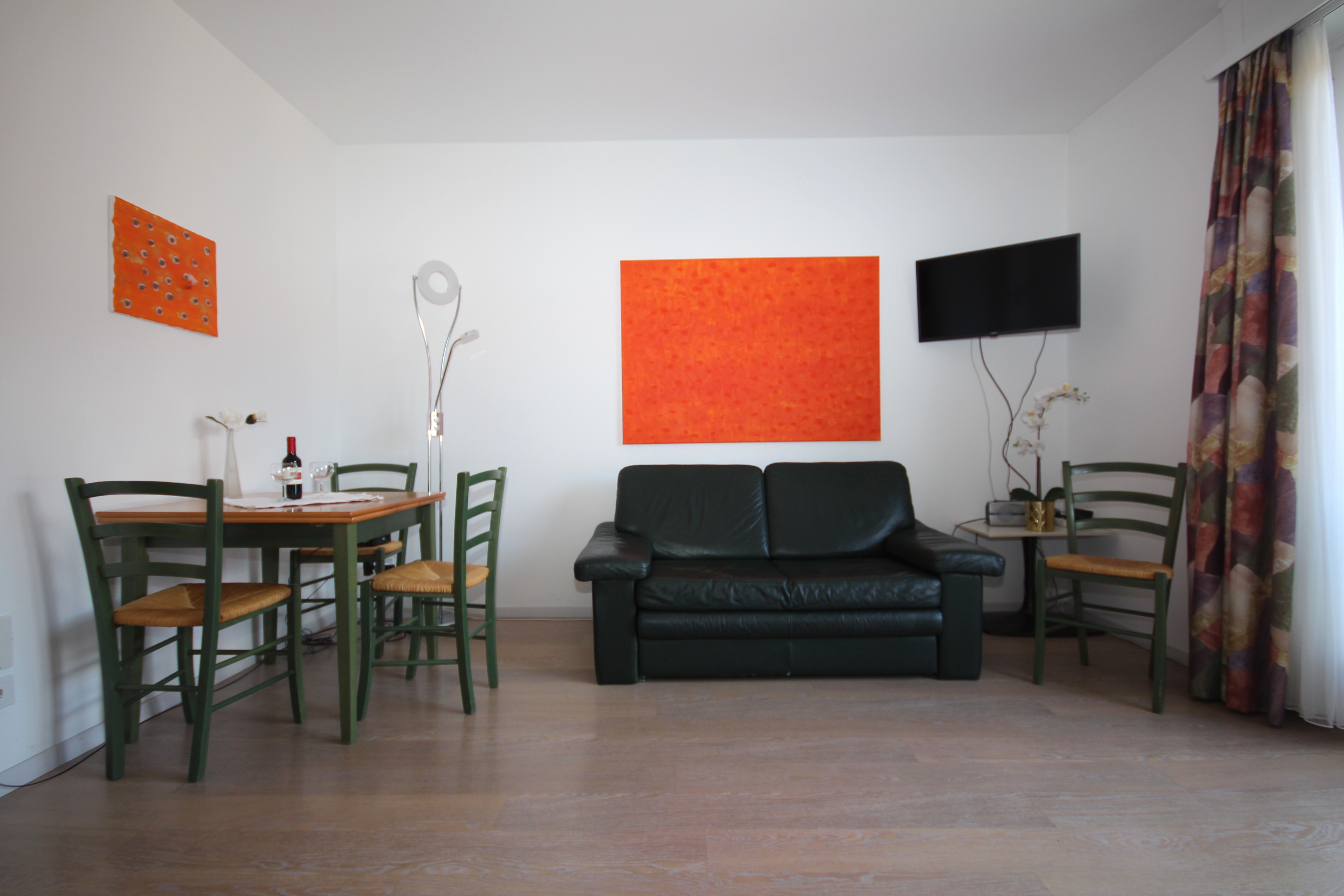 Wohnzimmer mit Essbereich