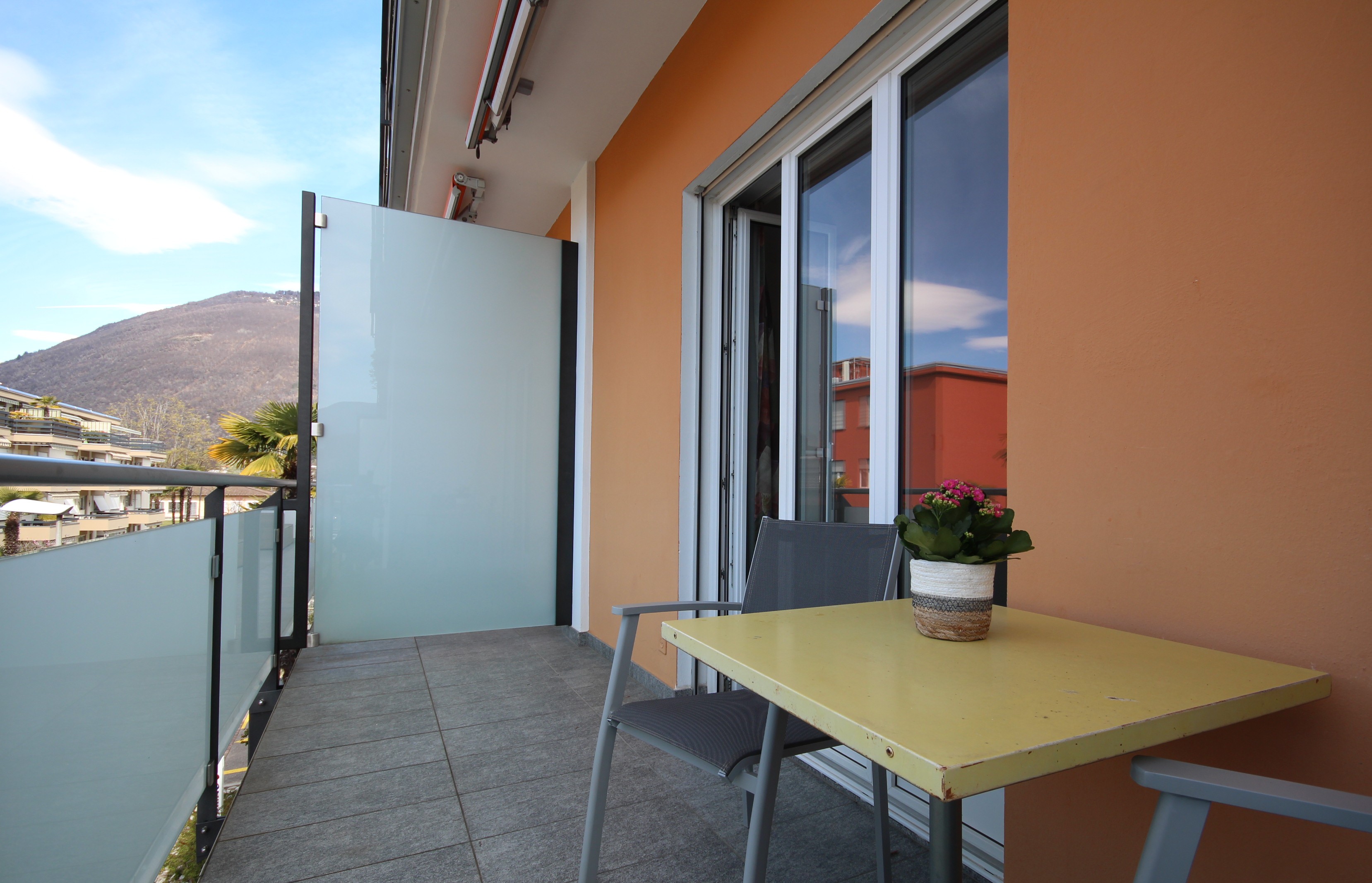 Balkon mit Bergblick