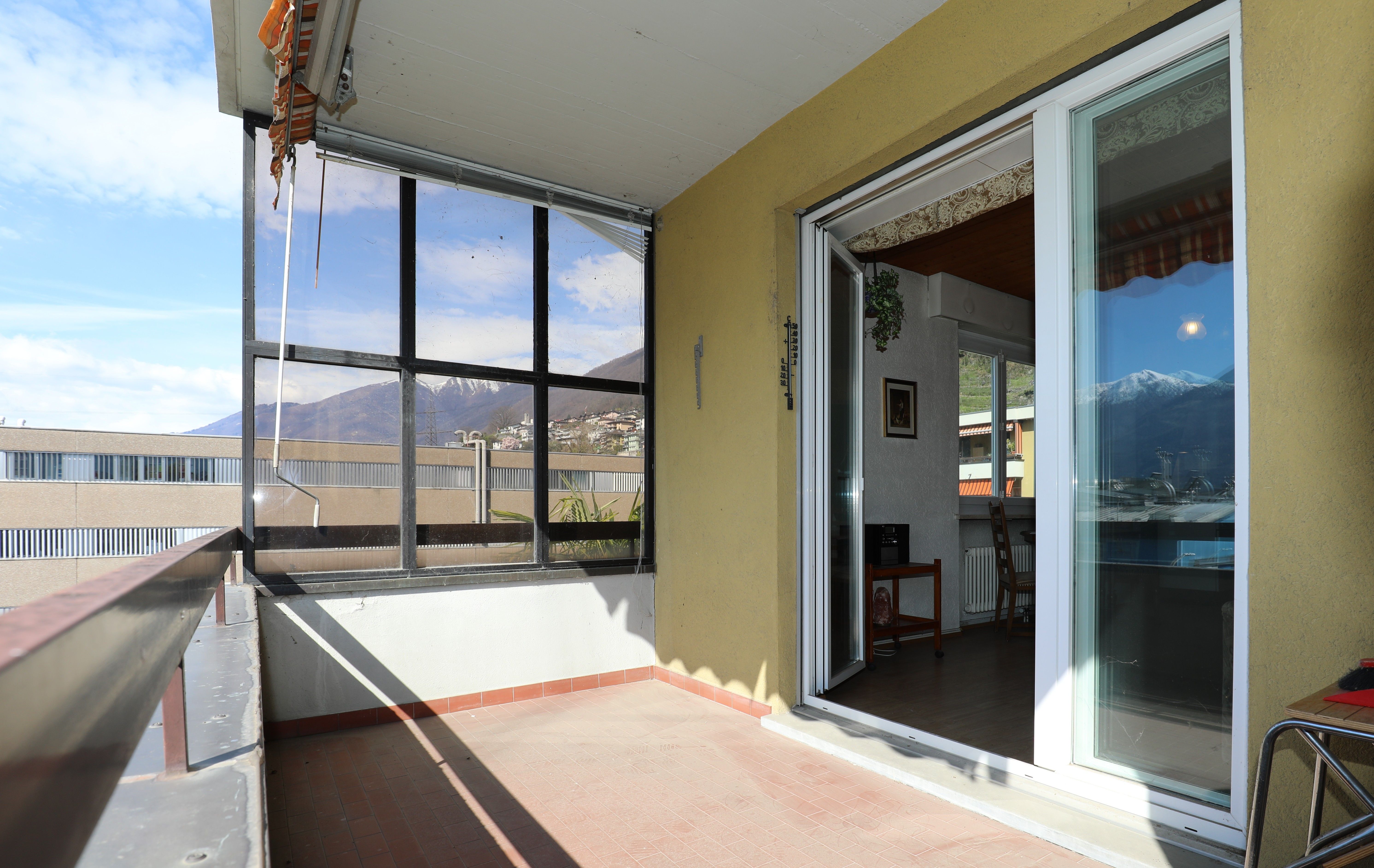 Balkon mit Bergblick