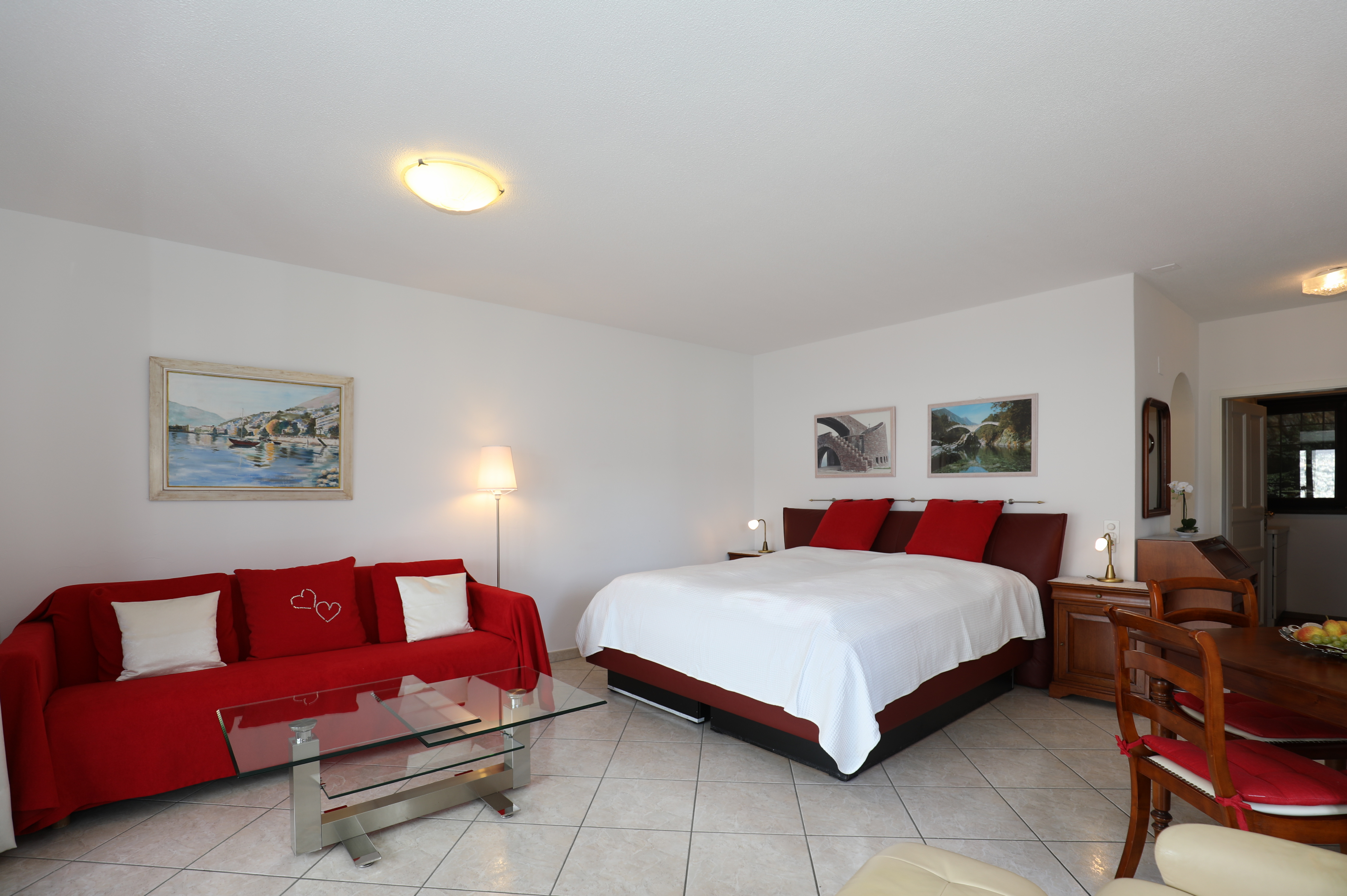 Schlafzimmer mit Sitzecke
