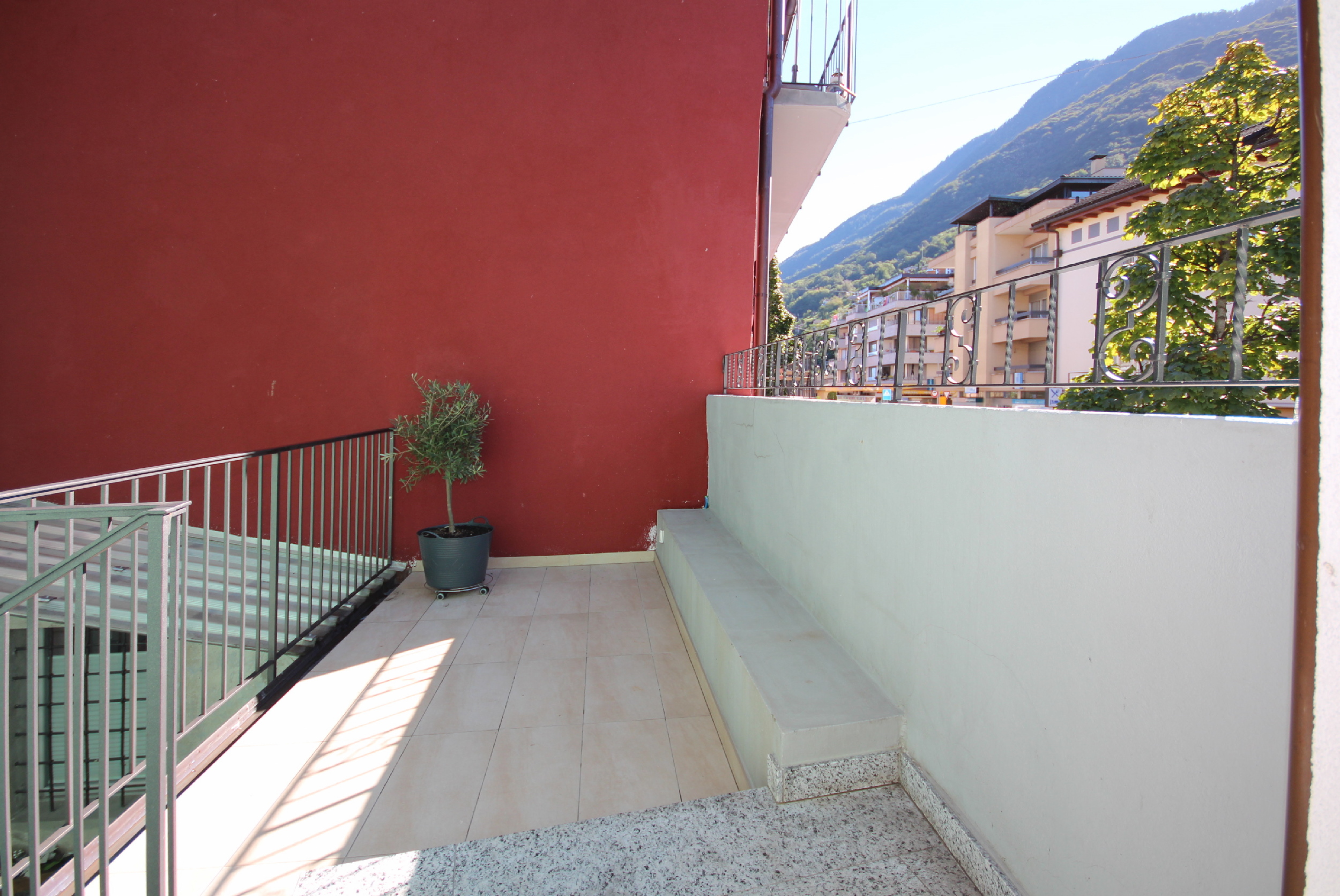 Balkon mit Bergblick