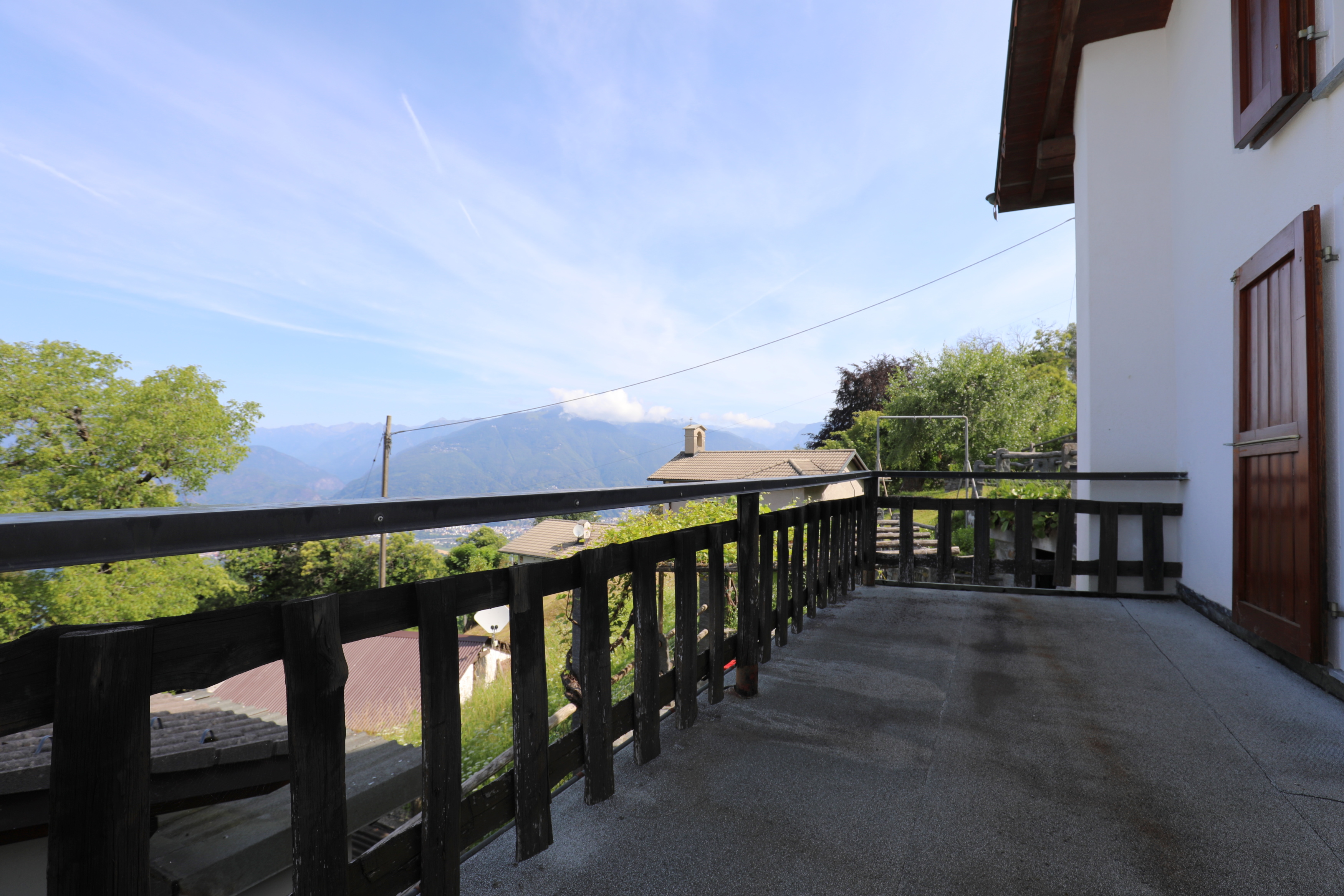 Balkon mit Bergblick