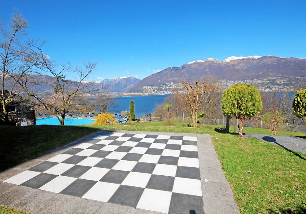 Seeblick mit Garten und Terrasse