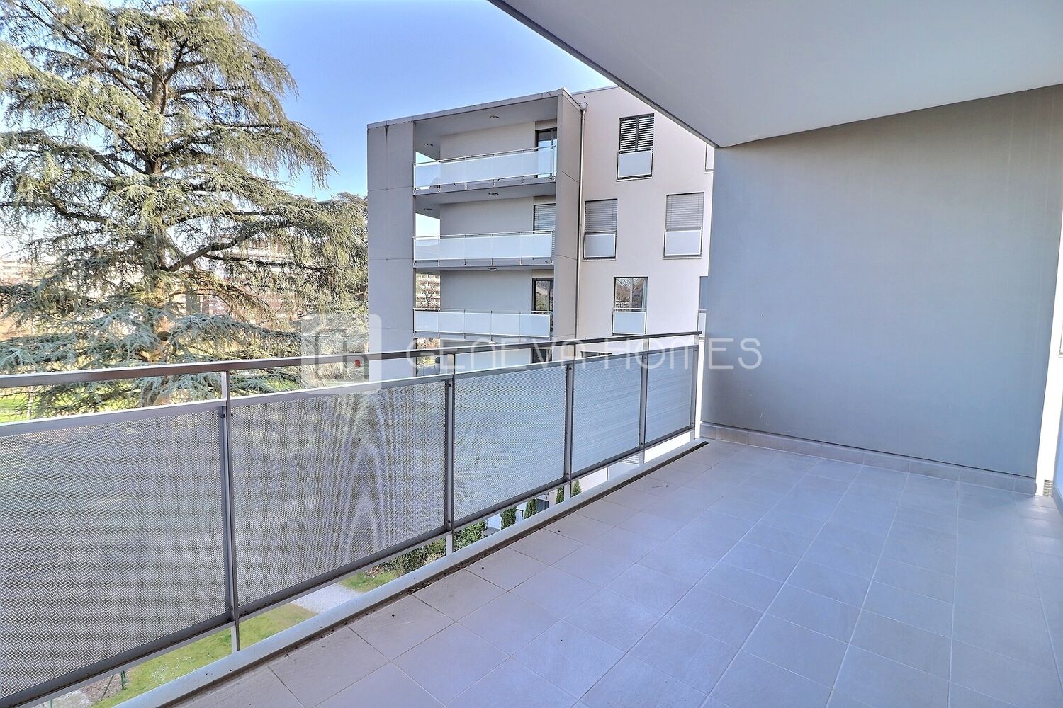 Balkon mit Blick ins Grüne