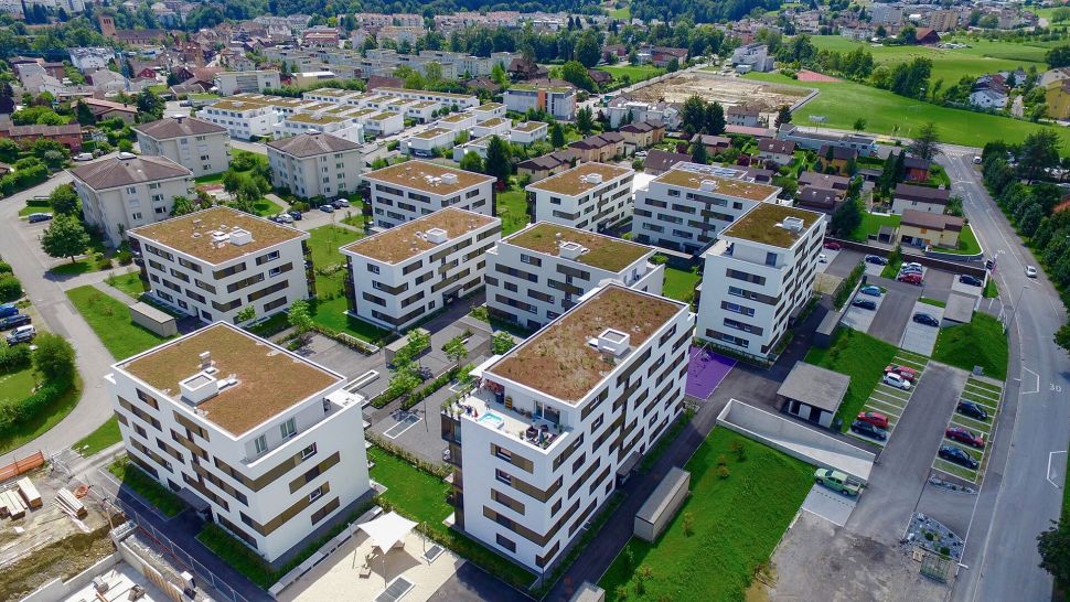Luftaufnahme eines modernen Wohnquartiers