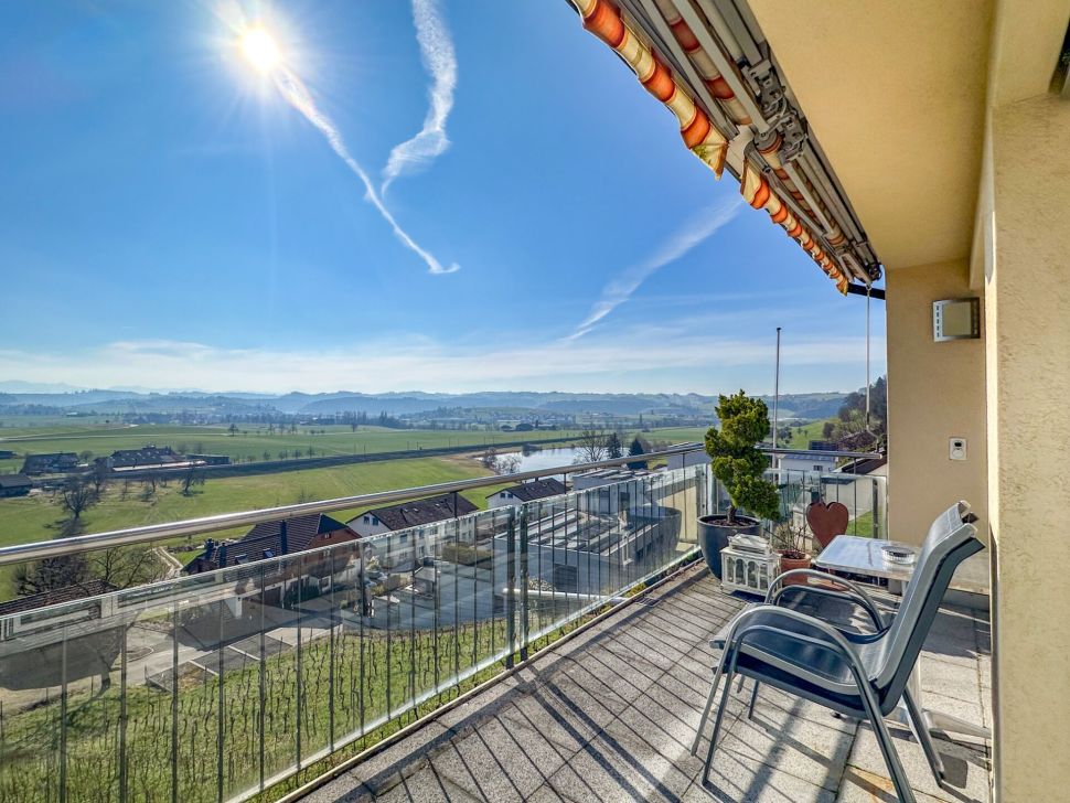 Balkon mit Panoramablick ins Grüne
