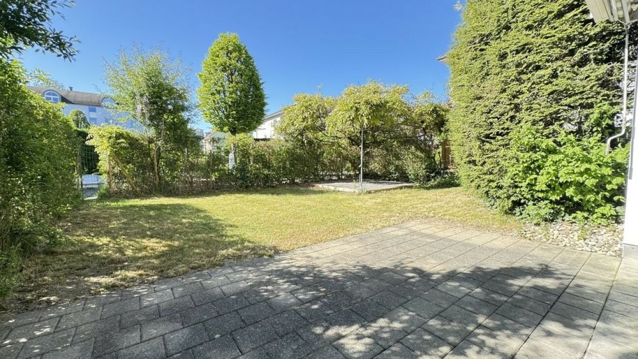 Garten mit Terrasse