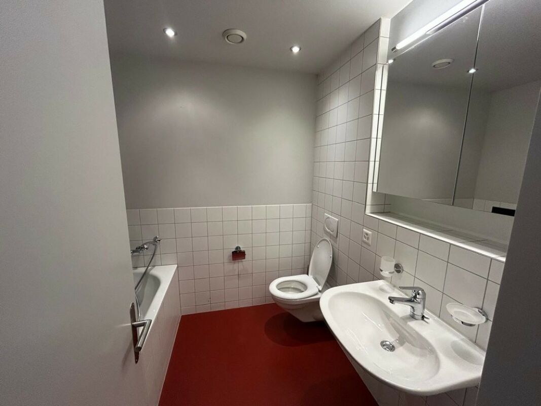Gäste-WC mit Badewanne