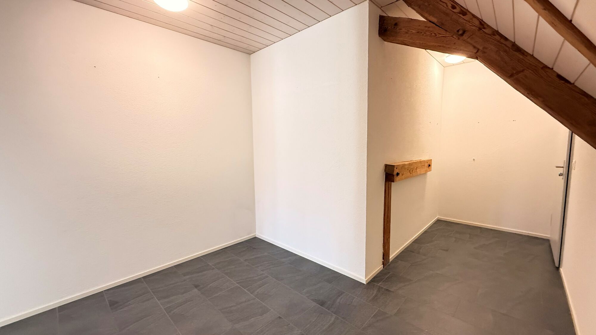 Renovierter Dachgeschoss-Flur