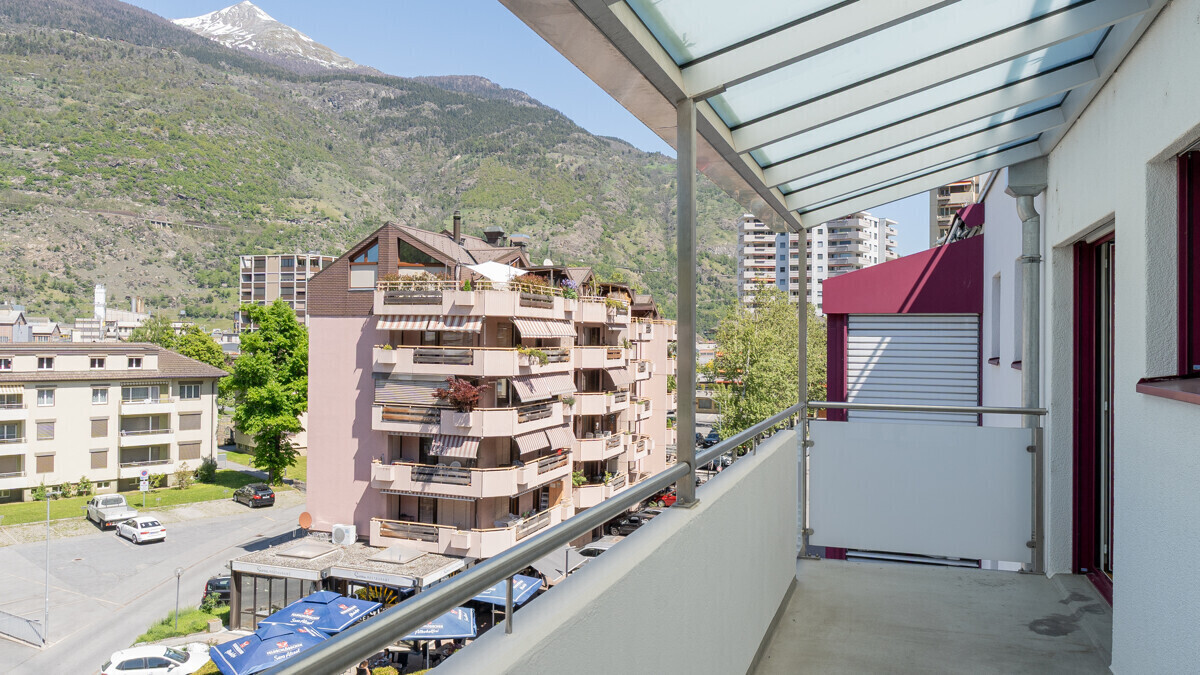 Balkon mit Bergblick