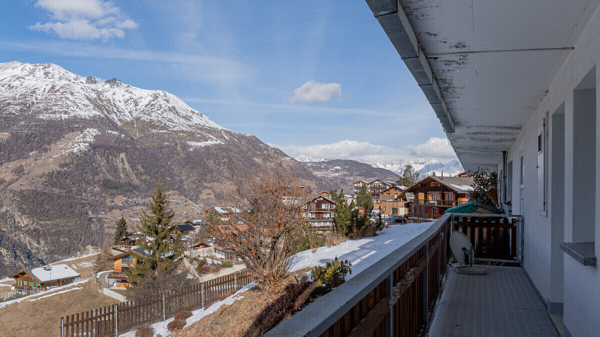 Balkon mit Bergblick