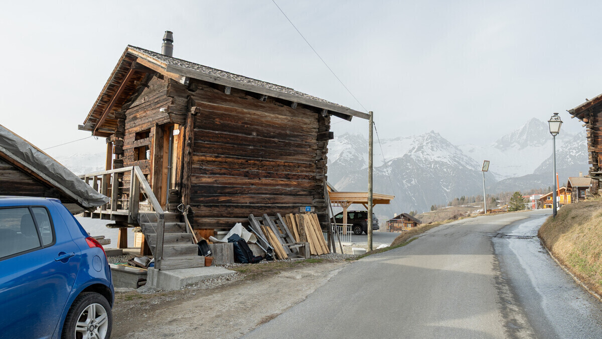 Alpines Holzhaus an Bergstraße