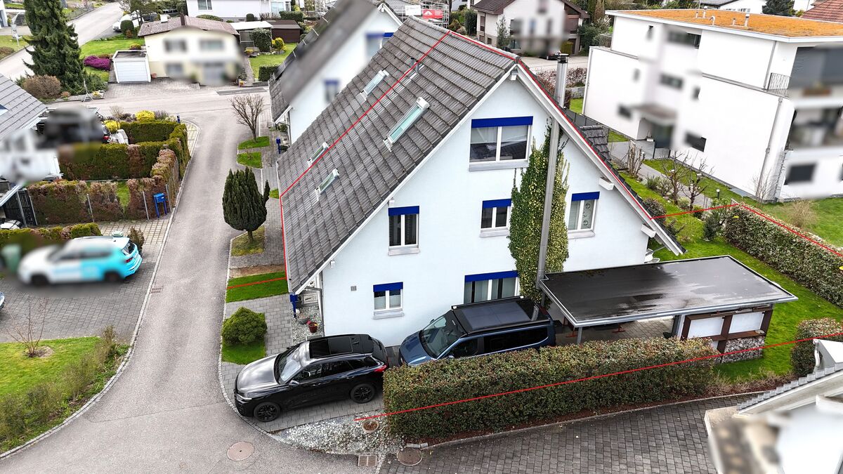 Wohnhaus mit Doppelcarport in Wohngebiet