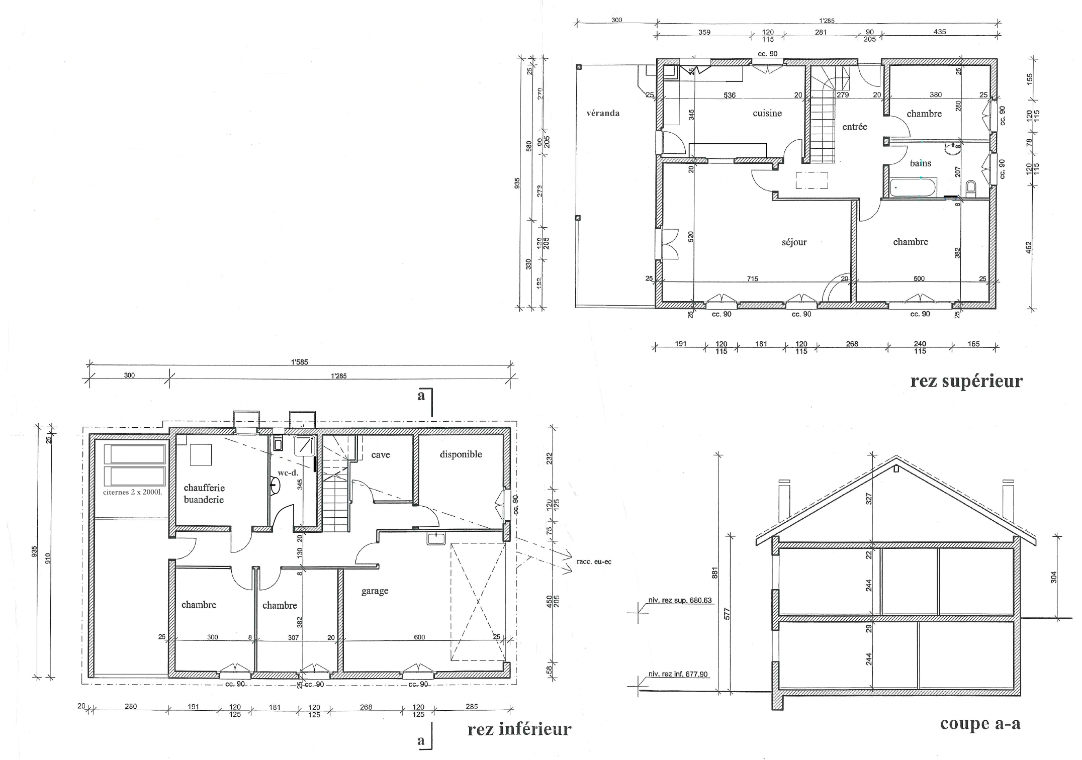 Grundriss eines Hauses mit zwei Ebenen und Schnitt