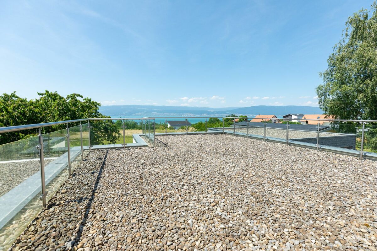 Dachterrasse mit Seeblick