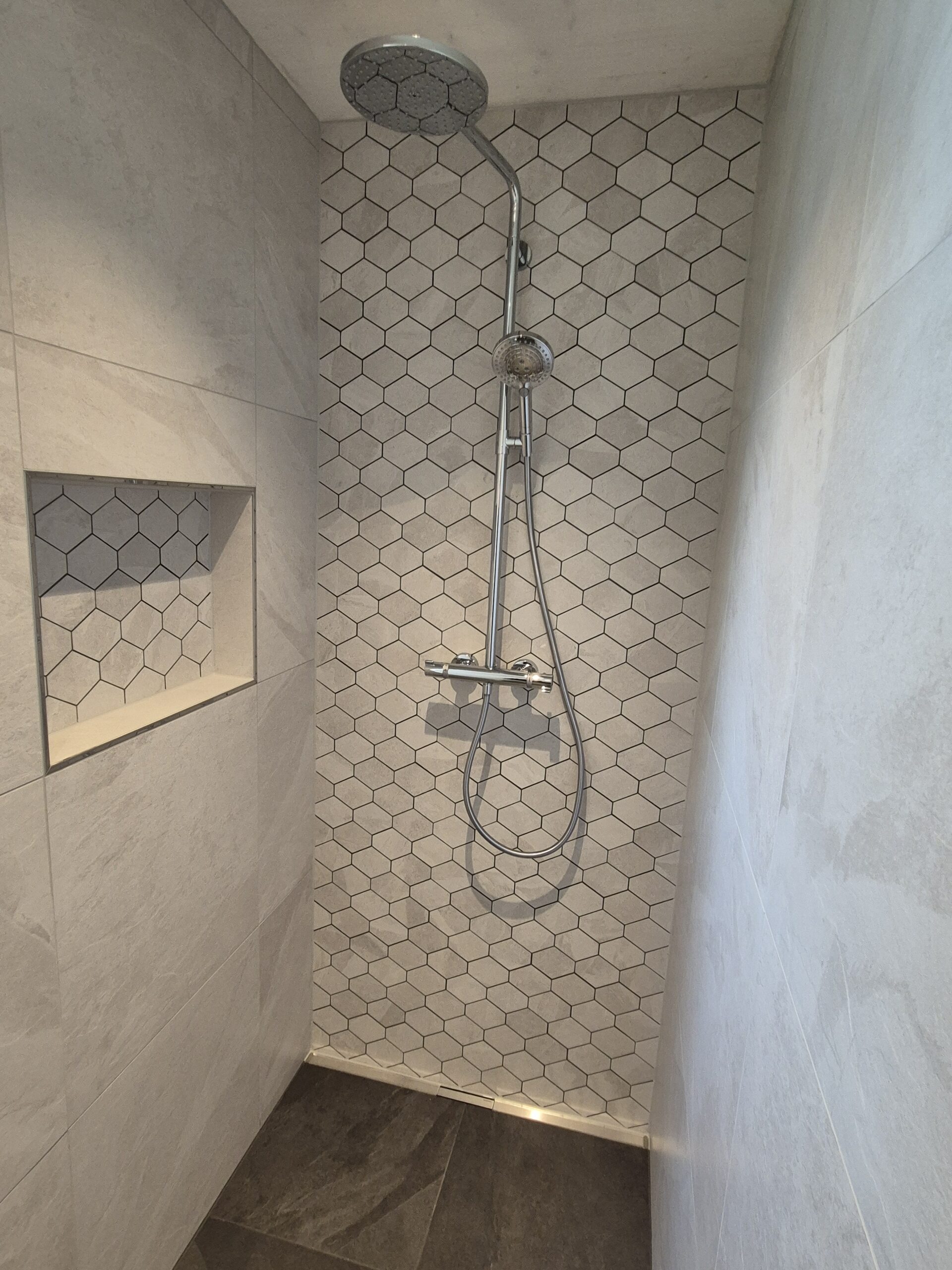 Moderne begehbare Dusche