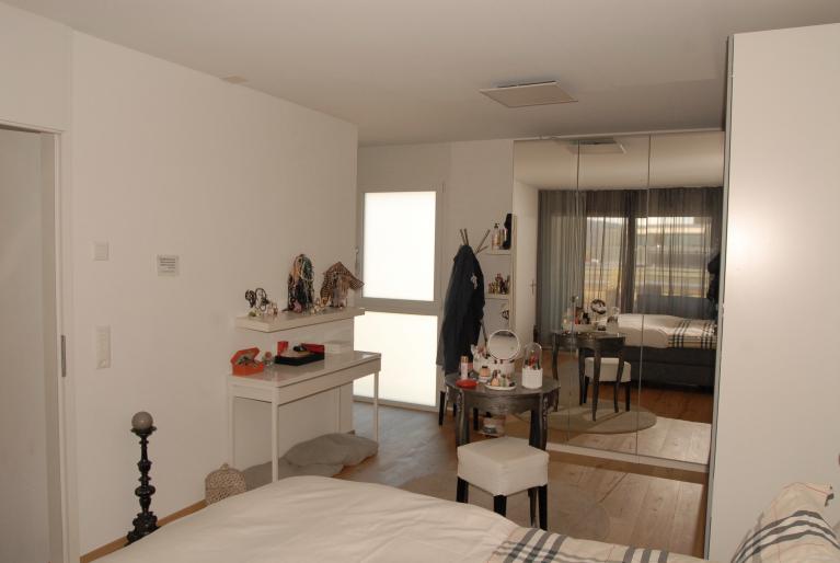 Schlafzimmer mit Schiebetürschrank