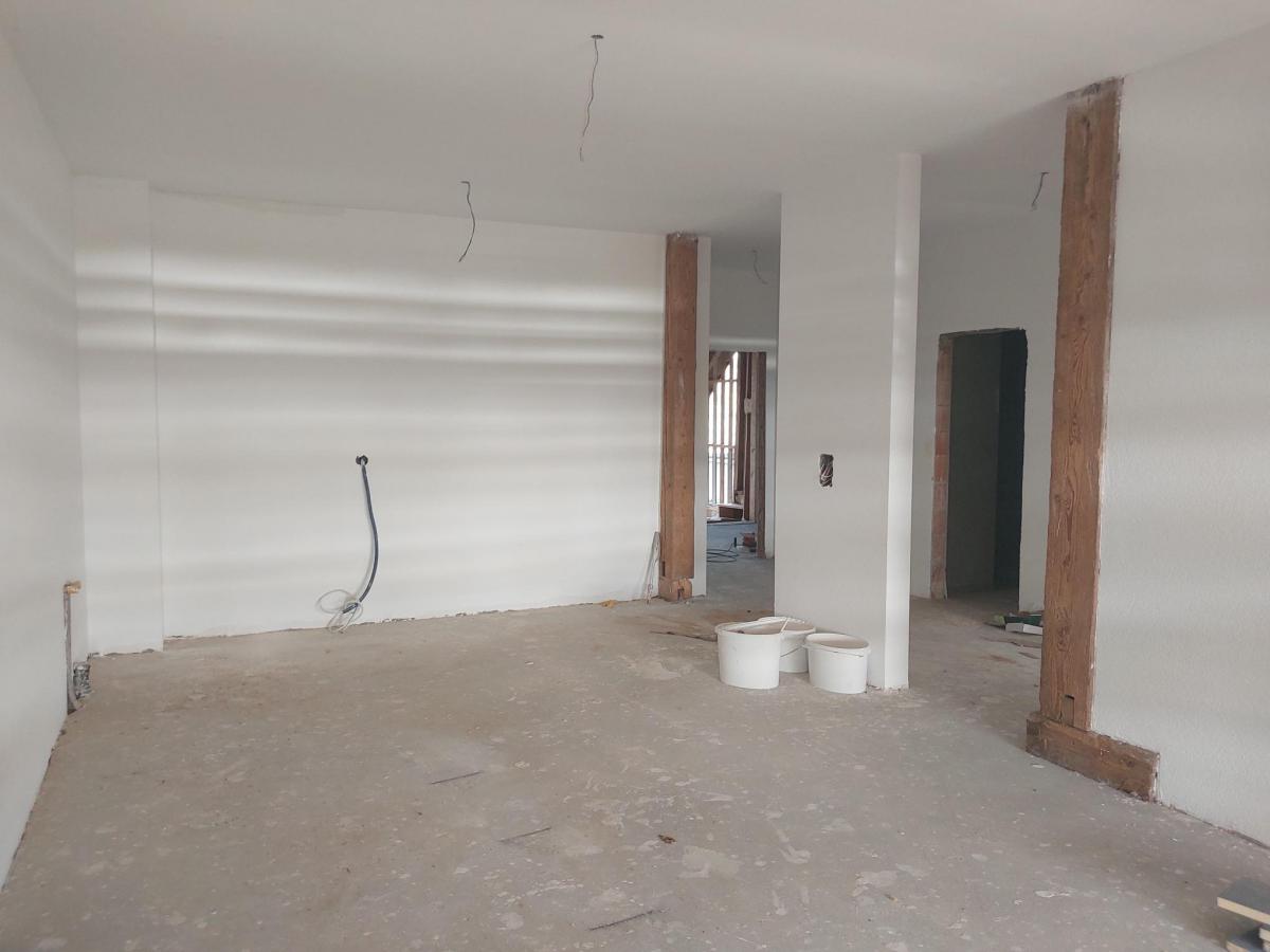 Unrenovierter Innenraum im Ausbau
