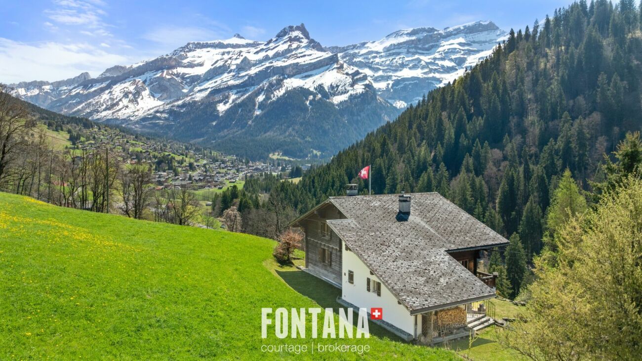 Berghaus mit Panoramablick