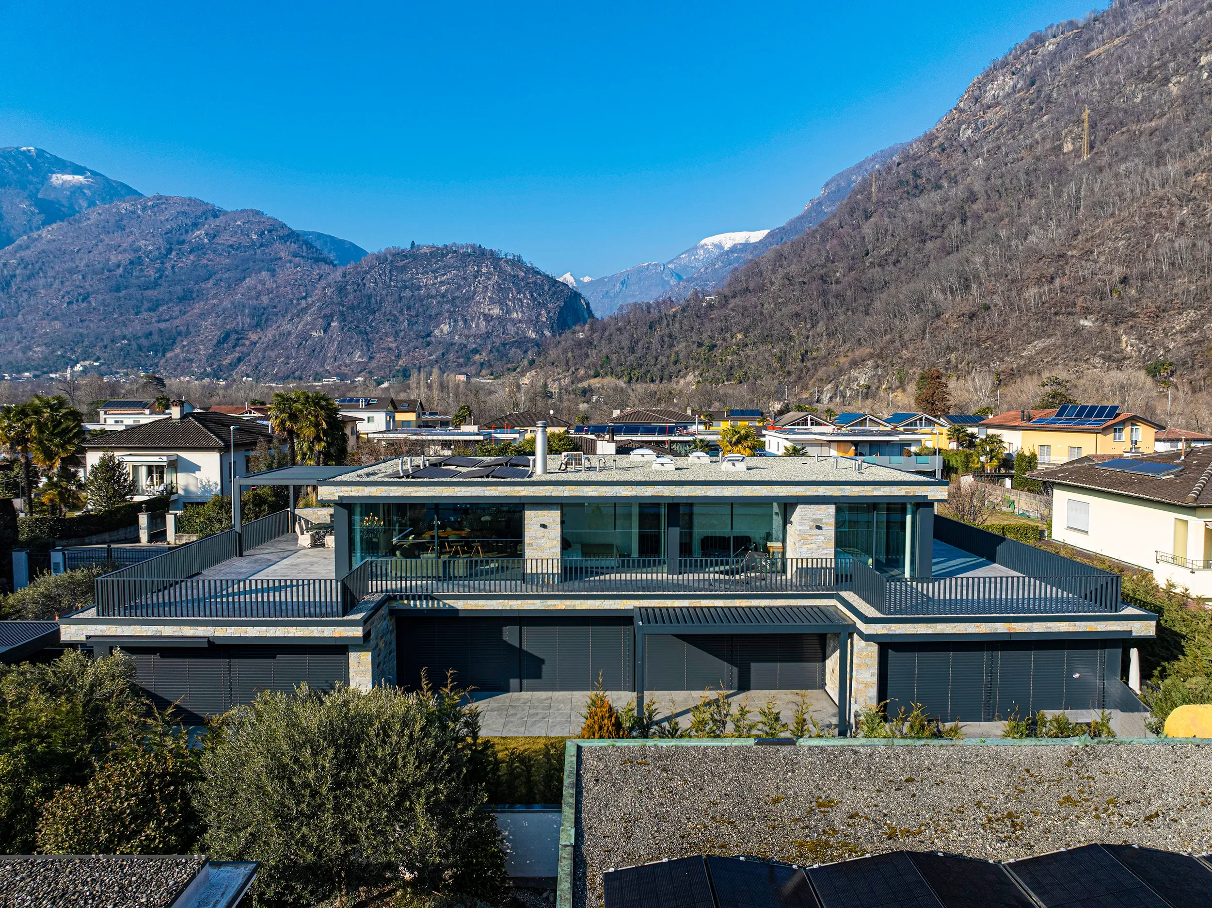 Moderne Villa mit Bergblick