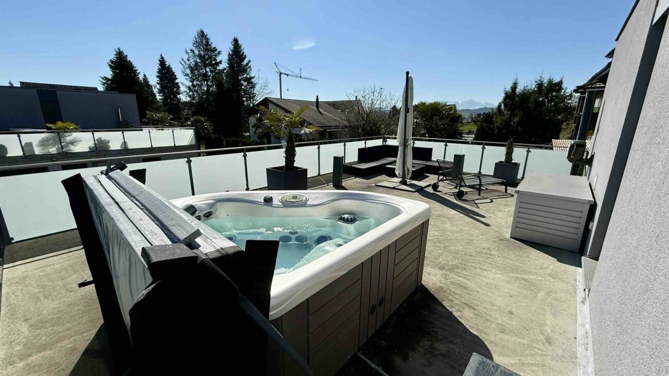 Dachterrasse mit Whirlpool