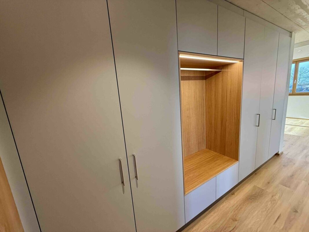 Flur mit Einbauschrank