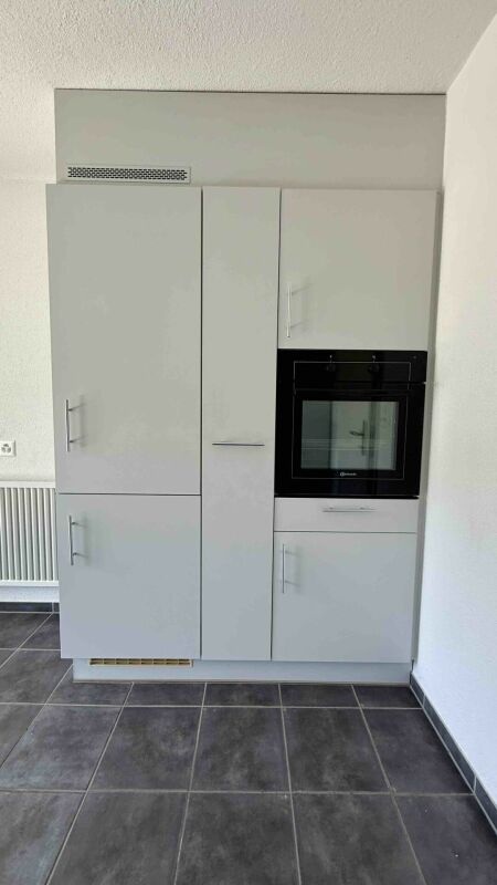 Küchenbereich mit Hochschrankwand