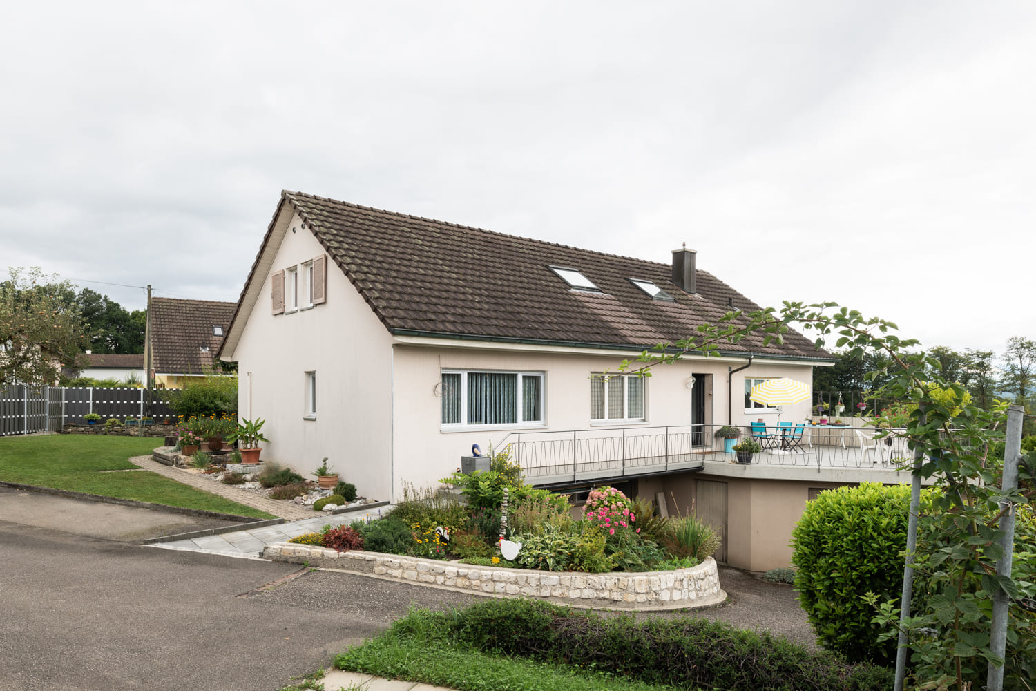 Freistehendes Einfamilienhaus mit Garten und Terrasse