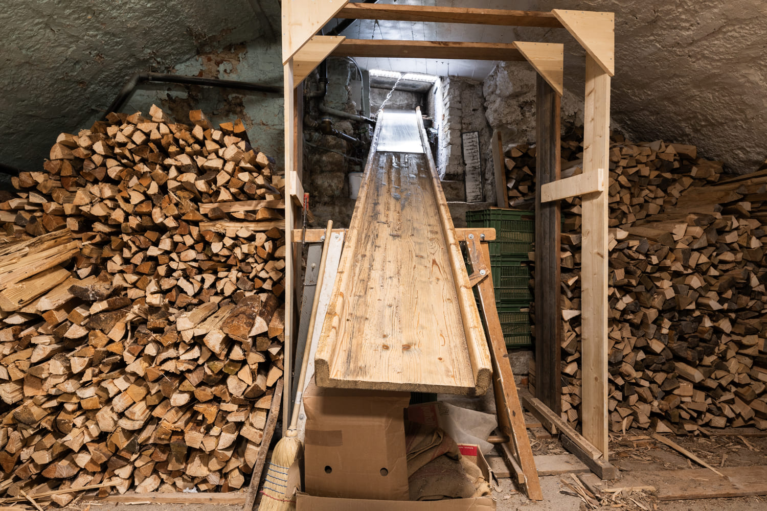 Holzlager im Keller