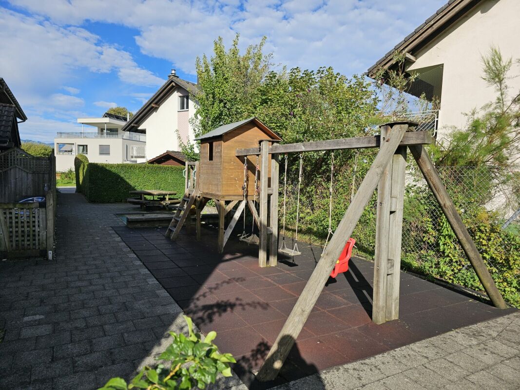 Garten mit Spielbereich