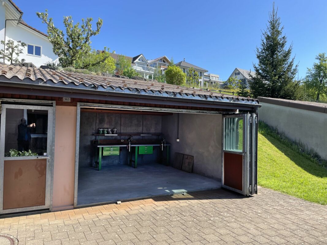 Garten-Garage mit Werkbank
