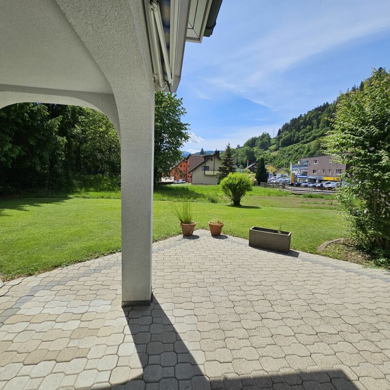 Terrasse mit Gartenblick