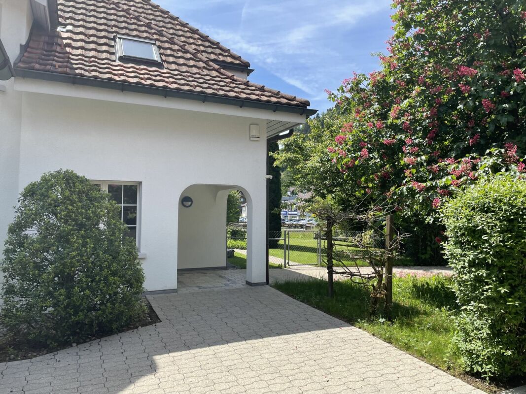 Einfamilienhaus mit Vorgarten