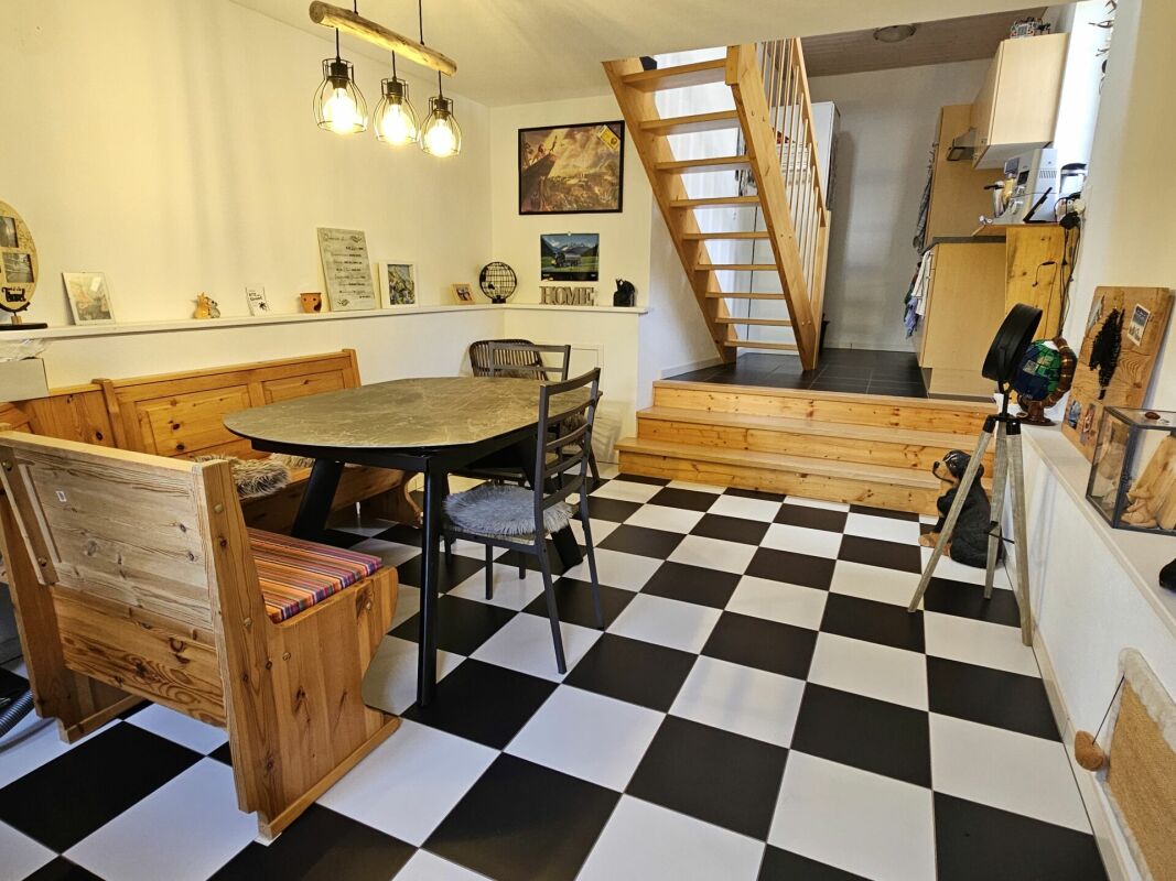 Essbereich mit Treppe