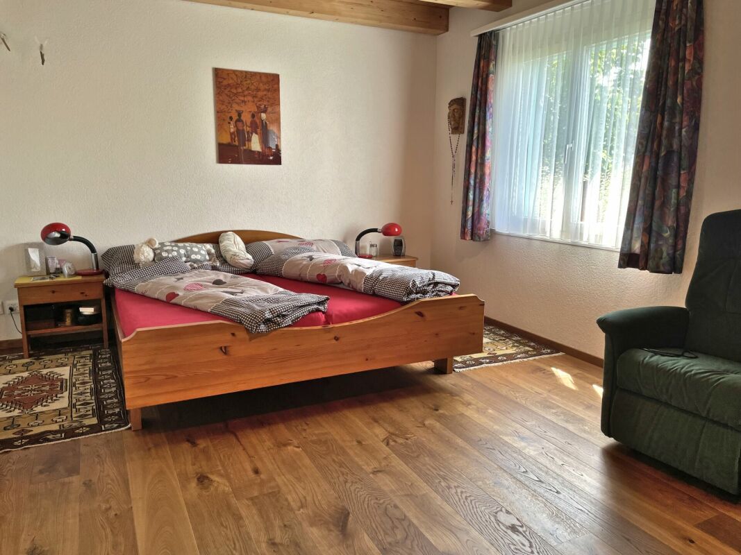 Gemütliches Schlafzimmer mit Tageslicht