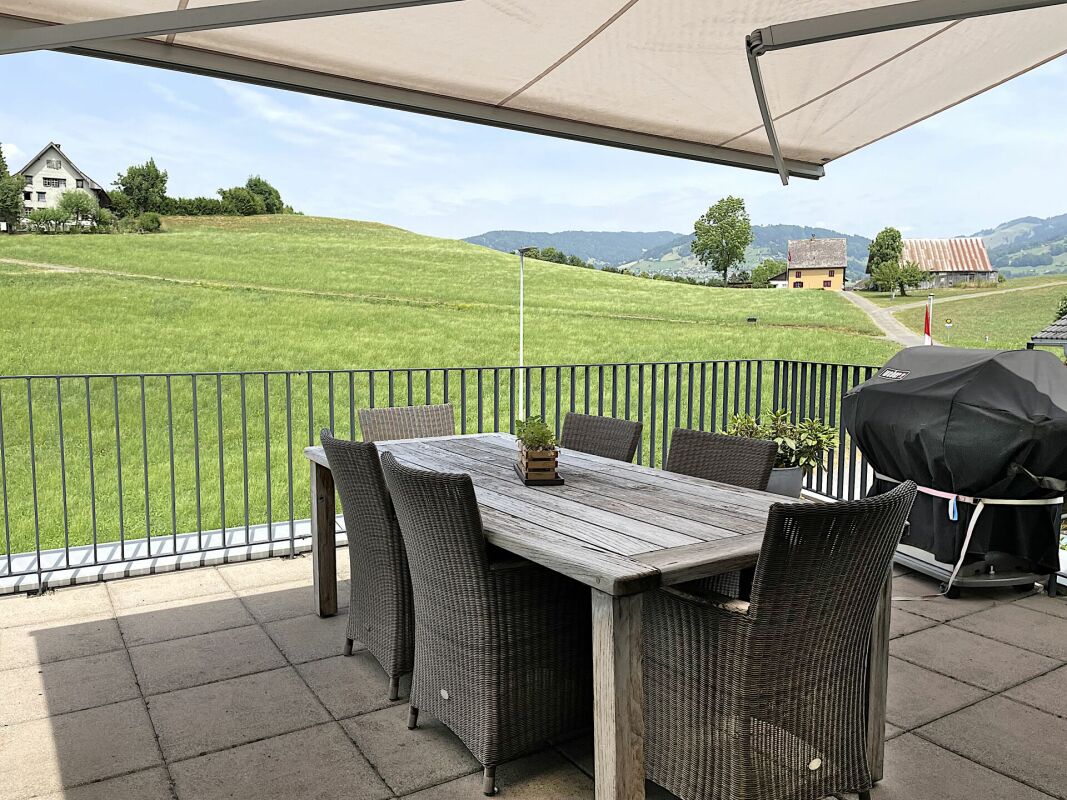Terrasse mit Bergblick