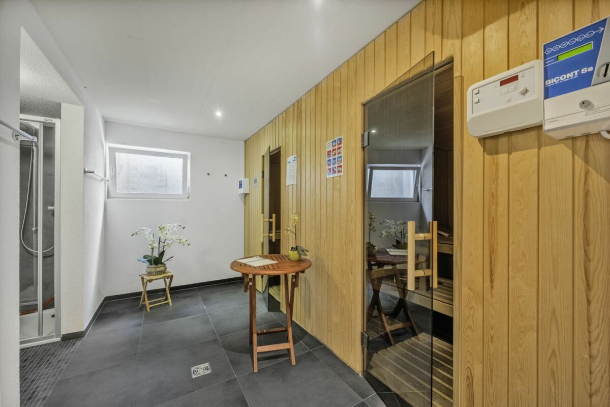 Innenbereich mit Sauna- bzw. Wellnessvorraum