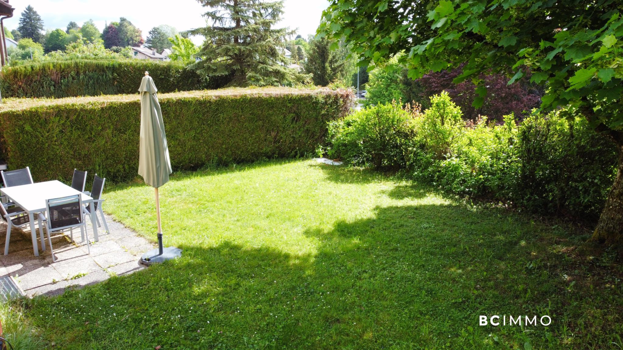 Garten mit Terrasse