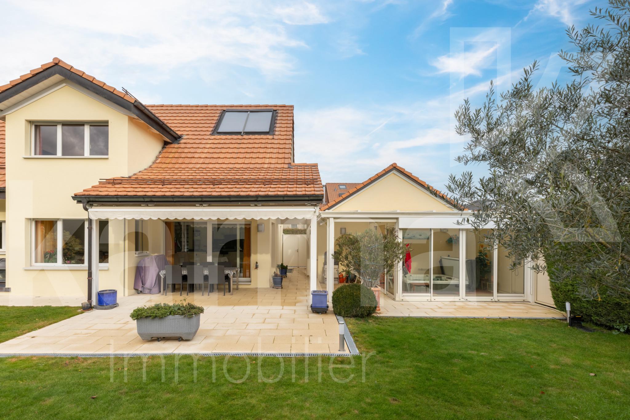 Einfamilienhaus mit Terrasse und Garten