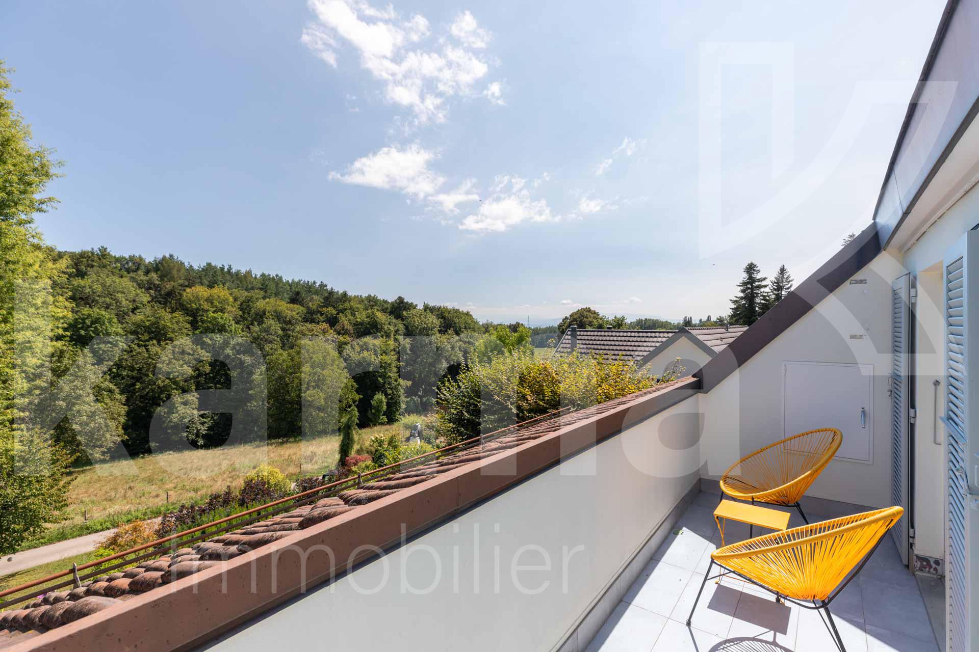 Balkon mit Aussicht ins Grüne