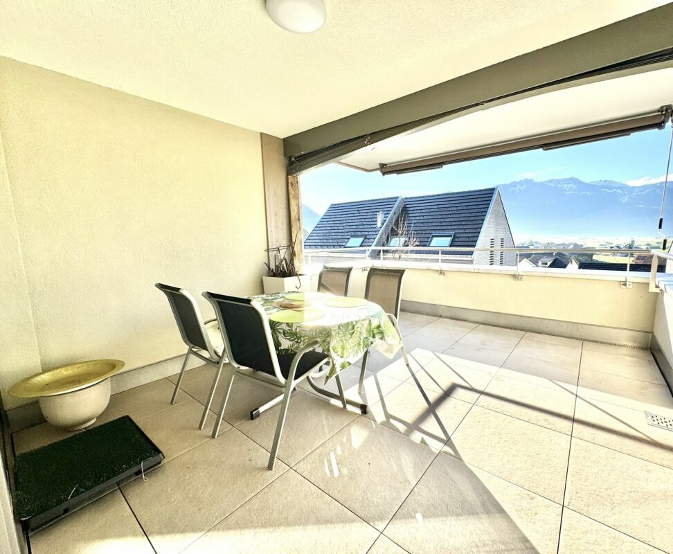 Balkon mit Bergblick