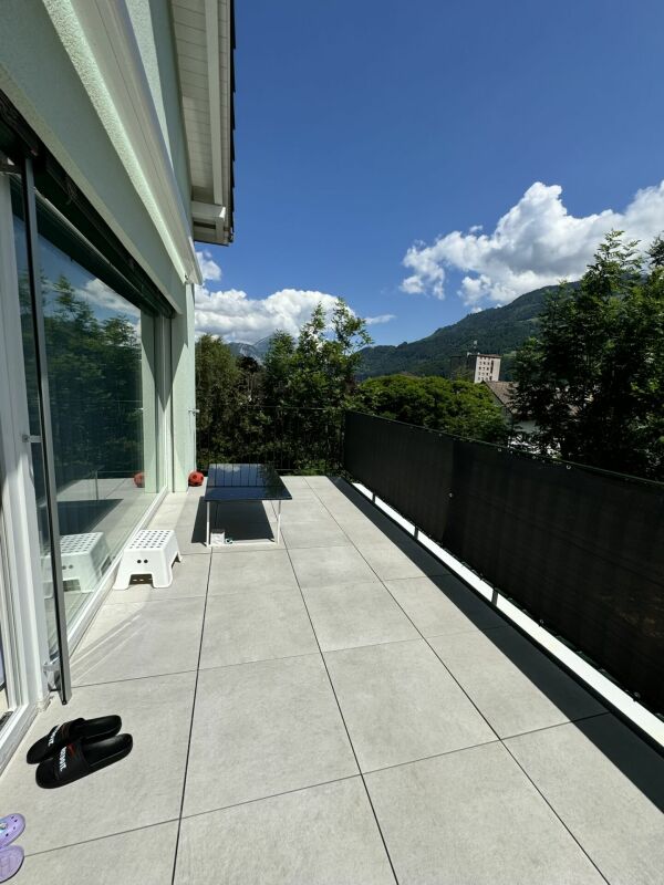 Balkon mit Bergblick