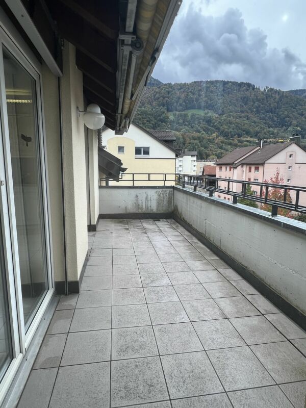 Balkon mit Bergblick